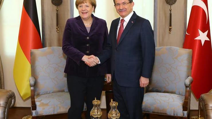Merkel: Türkiye ile anlaşmaya bağlıyız