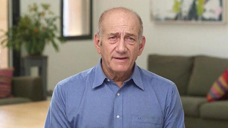 Eski İsrail Başbakanı Ehud Olmert cezaevine girdi
