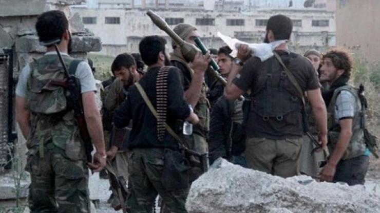Suriyeli muhalifler YPGye karşı Türkiyeden Suriyeye geçti