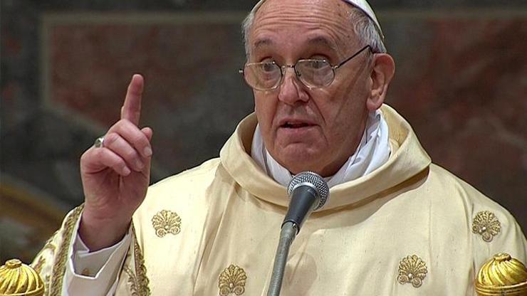 Papa: Dünya, silah tüccarlarına diz çöktü