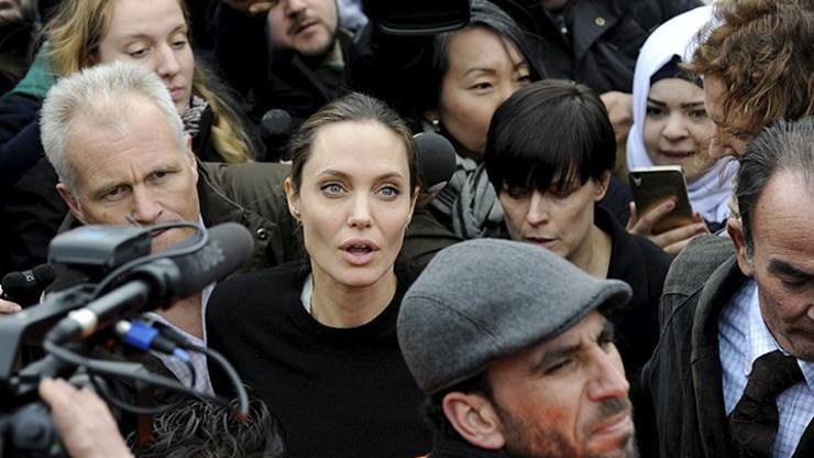 Angelina Jolie Yunanistanda