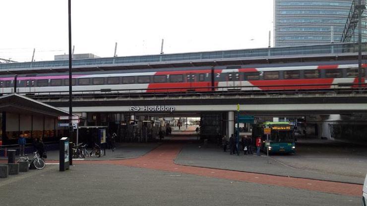 Hollandada saldırı şüphesi nedeniyle tren garı boşaltıldı