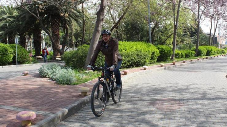 İzmir'de 5 bin kişi işe bisikletle gidiyor