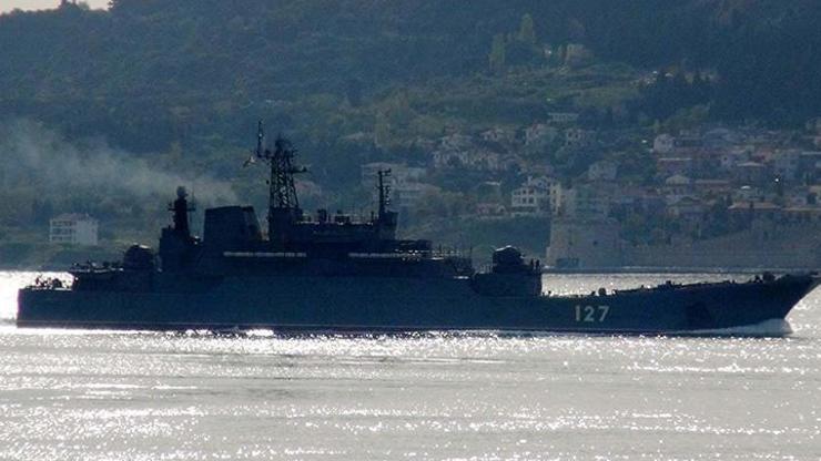 Rus savaş gemisi Minsk Çanakkaleden geçti