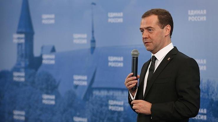 Rusya Başbakanı Medvedev Ermenistanın ardından Azerbaycanda