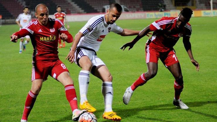 Sivasspor deplasmanda altın buldu