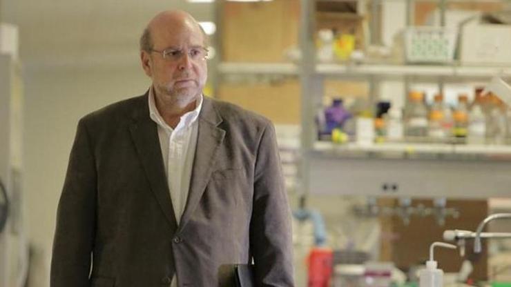 Türk profesör Sadık Esener 1 milyar dolara kanserin çaresini arıyor