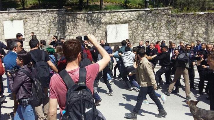 Anadolu Üniversitesi karıştı: 9 yaralı