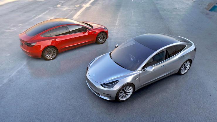 Tesla Model 3ün spor otomobillere tur bindirecek özellikleri