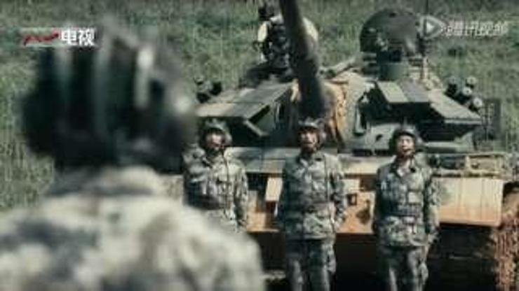 Çin ordusundan rap klibiyle gövde gösterisi
