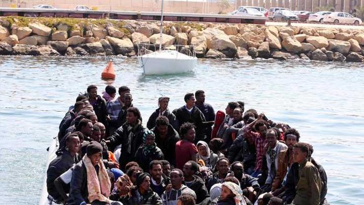 Samos Adasına göçmen taşıyan bir Türk gözaltına alındı