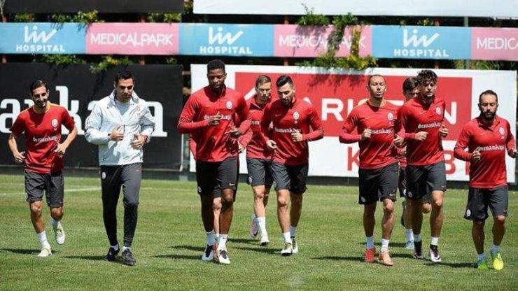 Galatasarayda 4 futbolcu yolcu