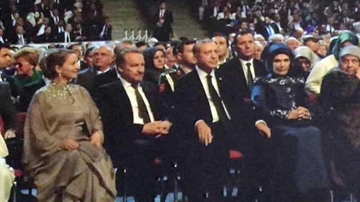 Sümeyye Erdoğan ile Selçuk Bayraktarın nikahından ilk kareler