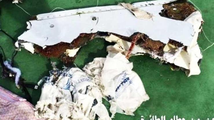 Mısır uçağının enkazından ilk fotoğraflar