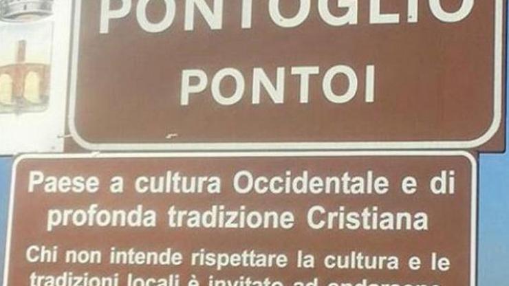 Pontogliodaki İslam karşıtı tabela kaldırılıyor