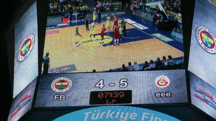 Fenerbahçe - Galatasaray maçında garip olay