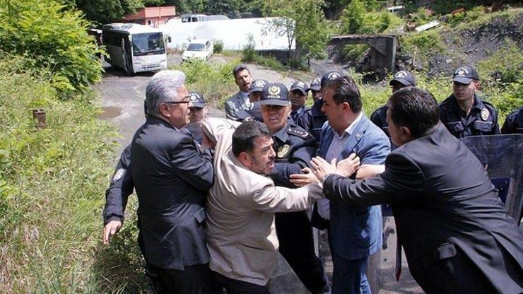 Madencileri ziyaret eden CHP heyetiyle polis arasında arbede