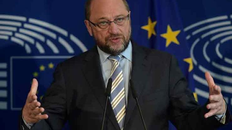 Schulz: Merkel, Erdoğana Yeter artık demeli