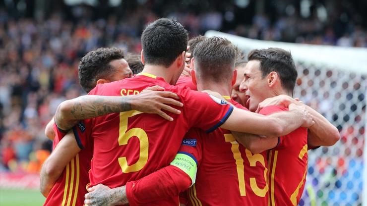 İspanya - Çek Cumhuriyeti maçından renkli kareler