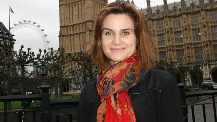 İngilterede milletvekili cinayeti, referandum çalışmalarını durdurdu