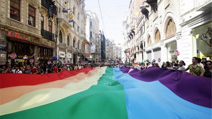 İstanbul Valiliği LGBT Onur Yürüyüşüne izin vermeyeceğini açıkladı
