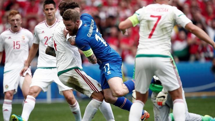 İzlanda - Macaristan maçından renkli kareler