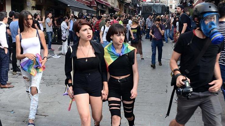 Taksime Onur Yürüyüşüne tepki için gelenlere polis engeli