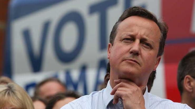 İngiltere Başbakanı Camerona istifa baskısı