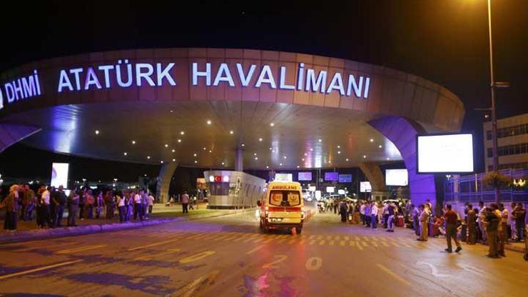 Atatürk Havalimanında meydana gelen patlamadan ilk kareler