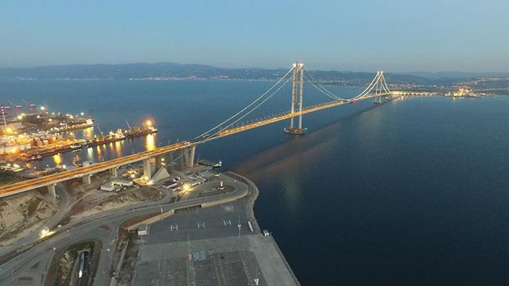 Osmangazi Köprüsü ışıklandırıldı
