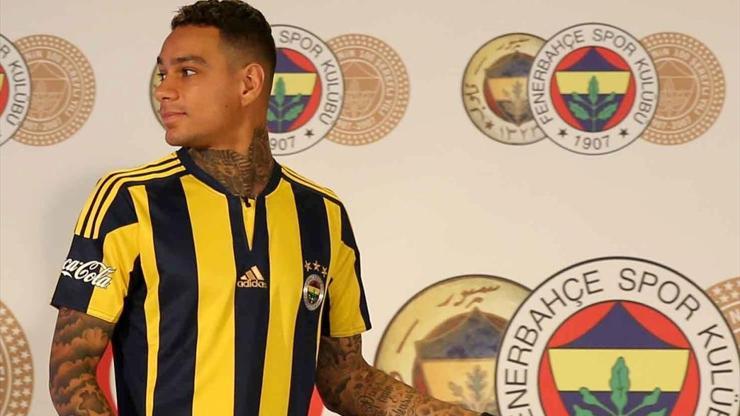 İşte Fenerbahçe formalı van der Wiel