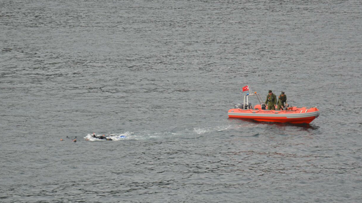 İstanbulda Ambarlı Limanı açıklarında tekne battı