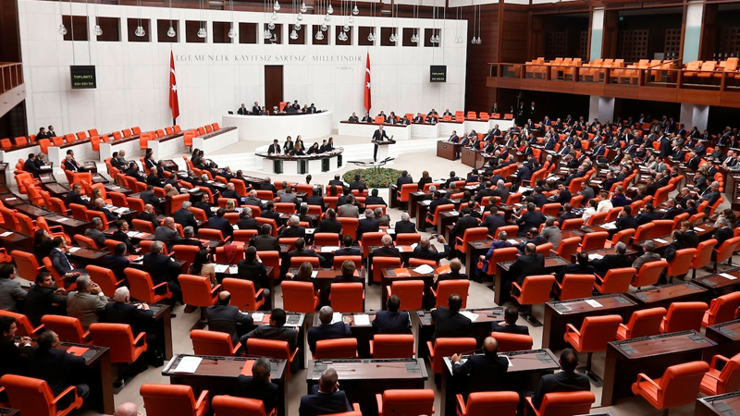 AK Parti - MHP toplantısından gözden geçirme kararı çıktı