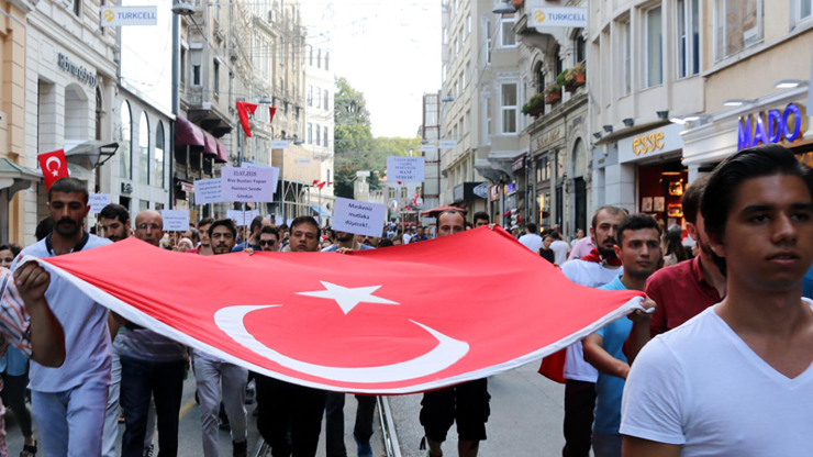 FETÖ mağdurları Gündoğdu Marşıyla yürüdü