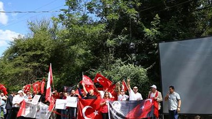 Yenikapıdaki miting sırasında Pensilvanya