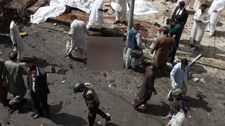 Pakistanda hastaneye bombalı saldırı