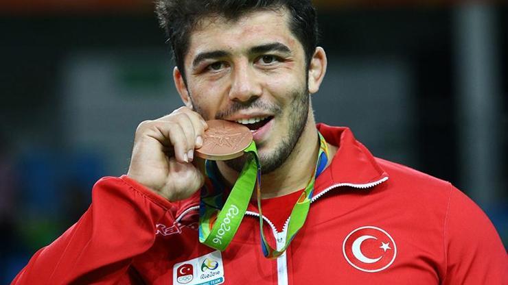 Türkiyenin üçüncü madalyası Cenk İldemden