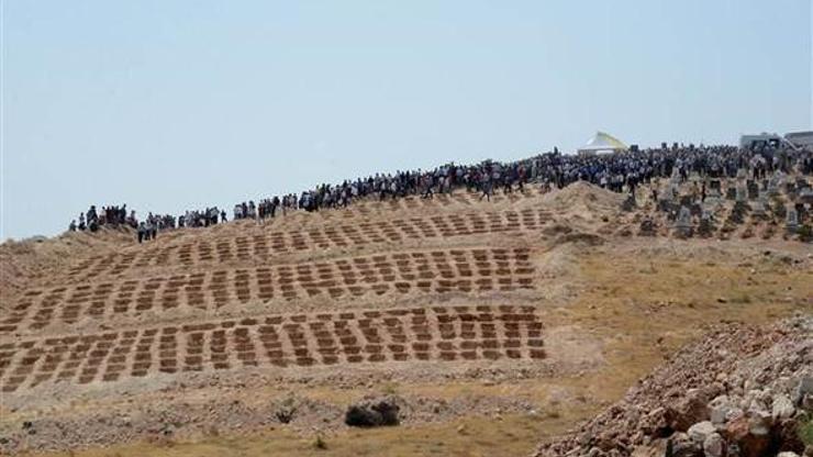Çok sayıda kazılan mezara Gaziantep Büyükşehir Belediyesinden açıklama