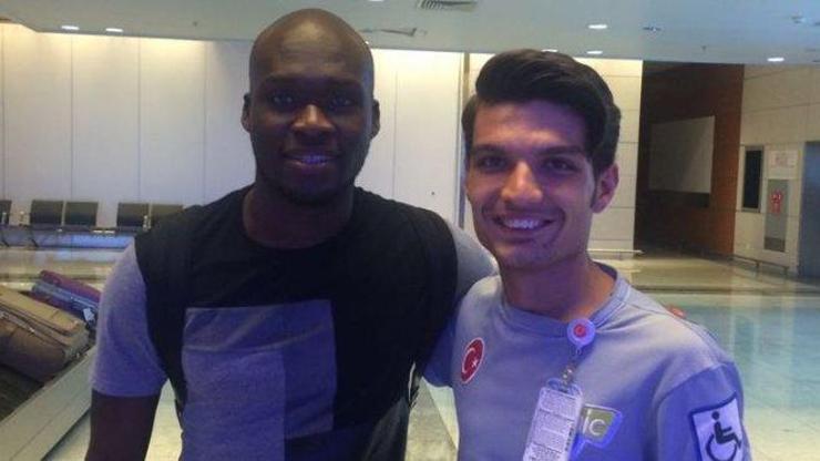 Fenerbahçeyi isteyen Moussa Sow İstanbulda