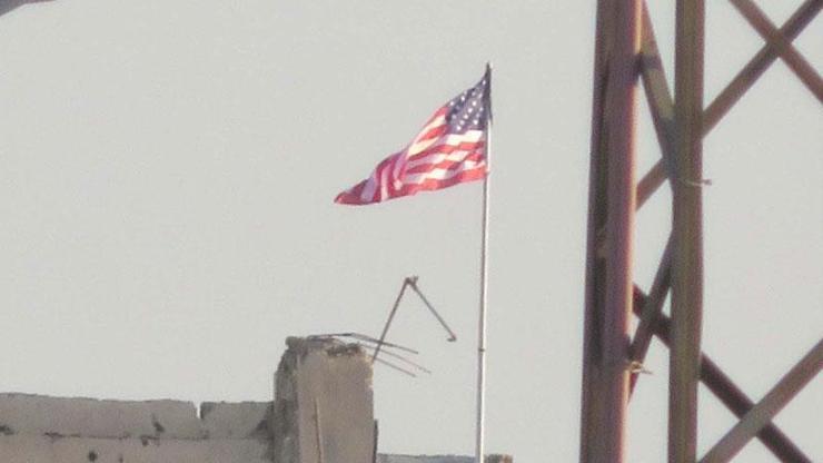Telabyad gümrük binasına da ABD bayrağı asıldı