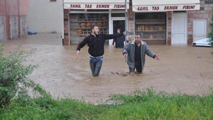 Trabzonun Beşikdüzü ilçesinde su baskını