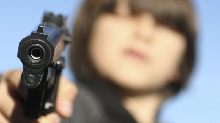 8 yaşındaki çocuk parkta bulduğu tabanca ile arkadaşını yaraladı