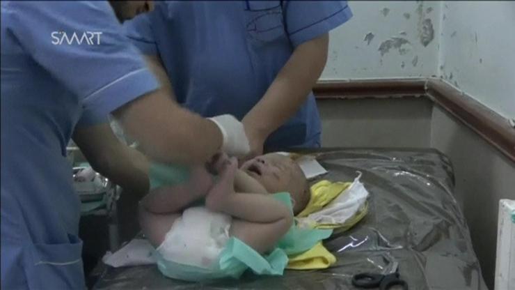 1 aylık bebek enkazdan sağ çıkarıldı