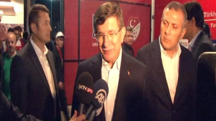 Ahmet Davutoğludan hakeme tepki