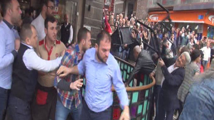 Bursadaki 10 Ekim yürüyüşüne polis müdahalesi