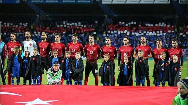 İzlanda Cumhurbaşkanından Türk futbolculara teşekkür