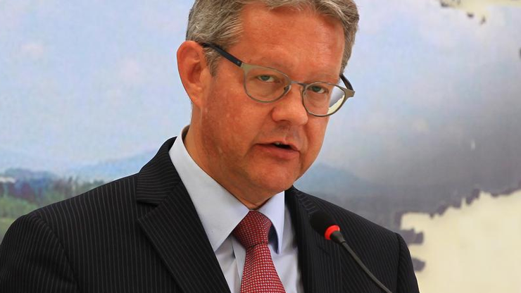 Hollanda’nın eski Ankara Büyükelçisi’ne ‘seks kaçamağı’ soruşturması