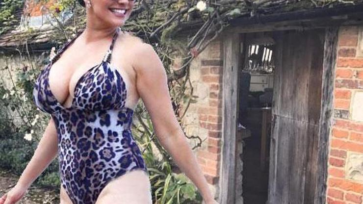 Ünlü manken Kelly Brook doğduğu kasabada yaşamaya başladı