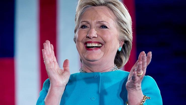 Clintonu sevindiren haber: FBIdan bir gün kala geri adım