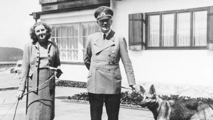 Hitlerin eşi Eva Braunun iç çamaşırı açık artırmada satıldı